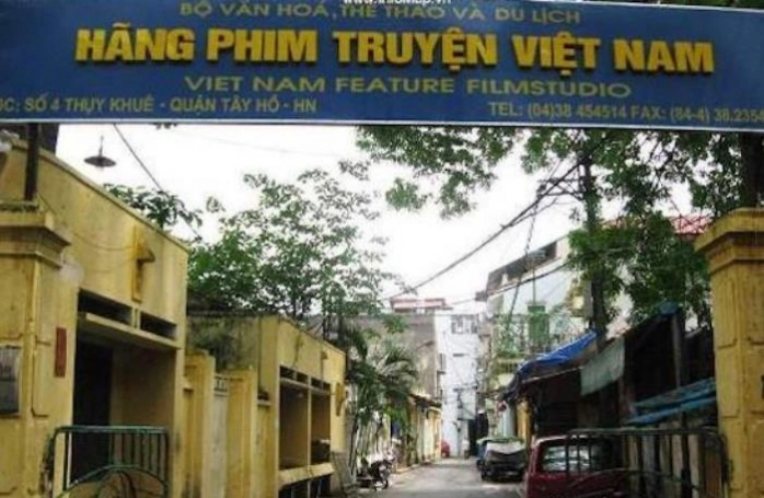 Tạm hoãn xuất cảnh với Chủ tịch Hãng phim truyện Việt Nam