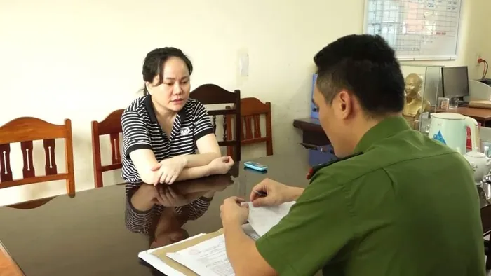 Tạm giữ khẩn cấp 2 phụ nữ lừa đảo hơn 110 tỷ đồng