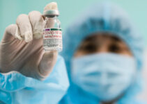 Bộ Y tế: Người tiêm vaccine Covid-19 của AstraZeneca ‘không nên hoang mang’