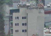 Cháy chung cư mini 9 tầng ở Hà Nội, nhiều người leo lên mái nhà chờ giải cứu