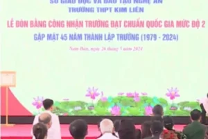 Nguyên hiệu trưởng đột quỵ, t.ử vo.ng khi đang phát biểu kỷ niệm thành lập trường