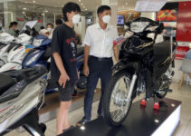 Người Việt giảm mua xe máy nửa đầu 2024