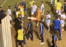 Rúng động bóng đá Brazil: Cầu thủ bị bắn ngay trên sân