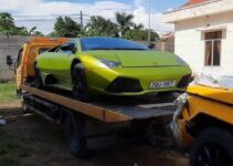 Cận cảnh quá trình tiêu hủy 2 siêu xe Lamborghini và Mercedes AMG G63 nhập lậu sau 4 năm bị ‘bỏ quên’