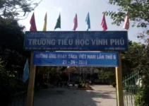 Hiệu trường ‘làm ngơ’ để giáo viên đ.ánh bài trong phòng thư viện