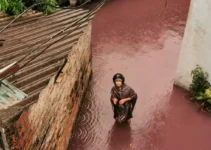 Hà Nội: Nguồn thải bí ẩn ‘nhuộm đỏ’ khu dân cư, nhiều người tháo chạy