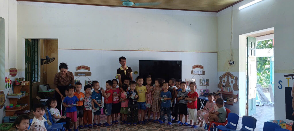 Lời nhắn người cha mất 3 con ở Làng Nủ: ‘Hãy học thay con của chú