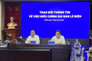 Giá điện tăng 4,8% từ ngày 11-10