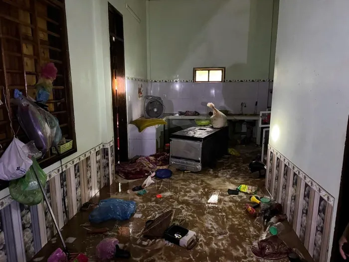 Cả làng hô hoán chạy lũ quét, khi trở về mọi thứ hư hỏng hết