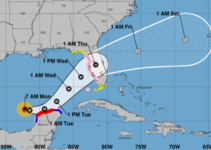 Bão Milton mạnh lên khi hướng tới Florida, sức gió 240 km/h