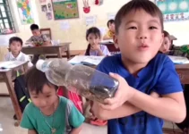 Chuyện chưa kể về clip học trò mang cua tặng cô giáo thu hút 16 triệu lượt xem