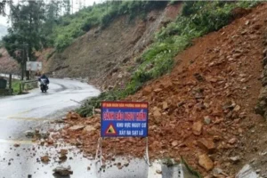 Từ Thừa Thiên Huế đến Phú Yên có 24 điểm nguy cơ xảy ra lũ quét, sạt lở rất cao, người dân liên tục kêu c:ứ:u vì không biết chạy đi đâu