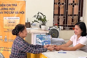 Tin vui về lương hưu bất ngờ ậ:.p đến: Tết này ấm no tha hồ lì xì cho con cháu rồi