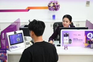 Làm thủ tục tại ngân hàng xong ra ngoài thì tuvong