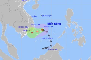 B;ão số 10 chuẩn bị đổ bộ vào nước ta: Bà con miền Trung lại k;hổ rồi