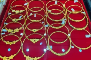 Giá vàng giảm tiếp, xuống thấp nhất hơn 1 tháng qua