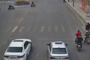 Một người đi xe máy vượt đèn đỏ 14 lần trong tuần ở Bắc Giang