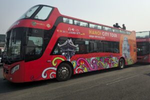 NÓNG nhất lúc này: Người hâm mộ đã có mặt tại Sân bay Nội Bài, háo hức chờ đón những người hùng của đội tuyển Việt Nam