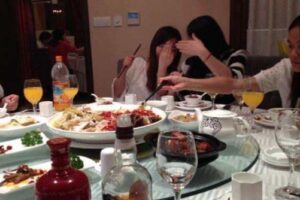 3 bữa tiệc mà người khôn ngoan không bao giờ nhận lời tham gia
