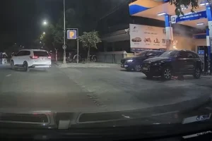 Bắc Ninh: Ô tô Mazda CX-5 lùi vào cây xăng đâm đổ trụ gây cháy