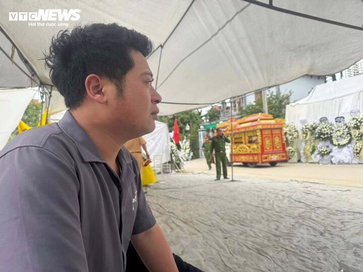 Cô giáo của Thiếu tá Nguyễn Đăng Khải nghẹn ngào: ‘Em nhờ tôi cuối năm đi đón dâu’