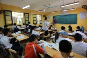 Chúc mừng giáo viên cả nước: Thông tư 29 chính thức được áp dụng rồi, từ nay thoải mái “ki:ếm ă:n” nhé