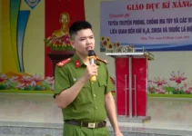 Mẹ của Thiếu tá Nguyễn Đăng Khải nghẹn ngào nhớ lại câu nói cuối cùng của con sau lần về nhà vỏn vẹn 20 tiếng