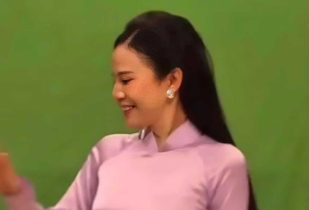 Biên tập viên Bích Hồng gây ph:ẫn n:ộ vì phát ngôn d:iễu b:inh gây k:ẹt xe