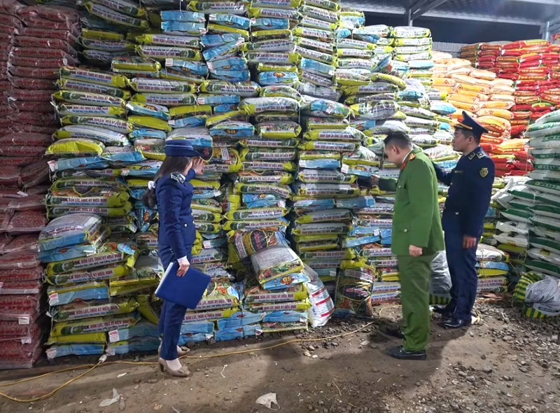 Một công ty sản xuất hơn 67 tấn phân bón g:iả