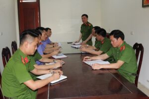 Cận cảnh bên trong xưởng sản xuất giá đỗ ngâm chất dochai