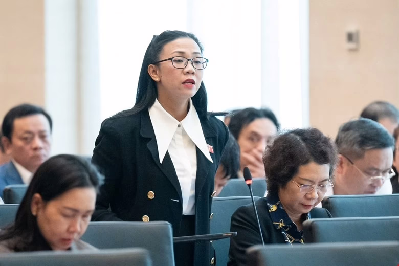 Giáo viên giờ tiến thoái lưỡng nan, đúng là đi không được ở không xong