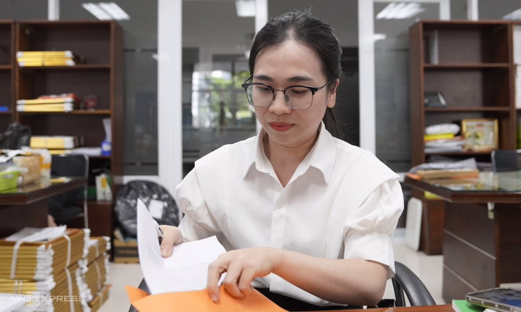 Xin chia buồn với cán bộ cấp xã sau sáp nhập: 100% cấp huyện sẽ xuống xã, còn xã thì…