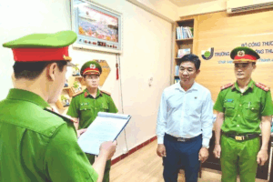 TIN KH:Ẩ:N: Hiệu trưởng Trường Cao đẳng Công thương miền Trung bất ngờ bị b;;ắt: Trời ơi mang danh thầy giáo mà làm mấy chuyện này
