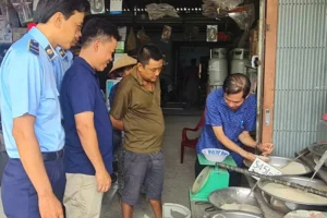 Giờ lại đến gạo: Thế này thì người dân biết sống làm sao???