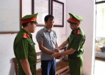 Một chủ tịch UBND xã bị giữ người, khám xét khẩn cấp