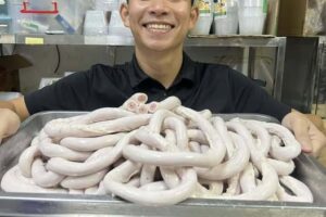 Đã tìm ra bí mật động trời của ông chủ quán lòng se điếu hot nhất MXH lúc này! Hóa ra bao lâu nay cả nước đã bị l-ừa