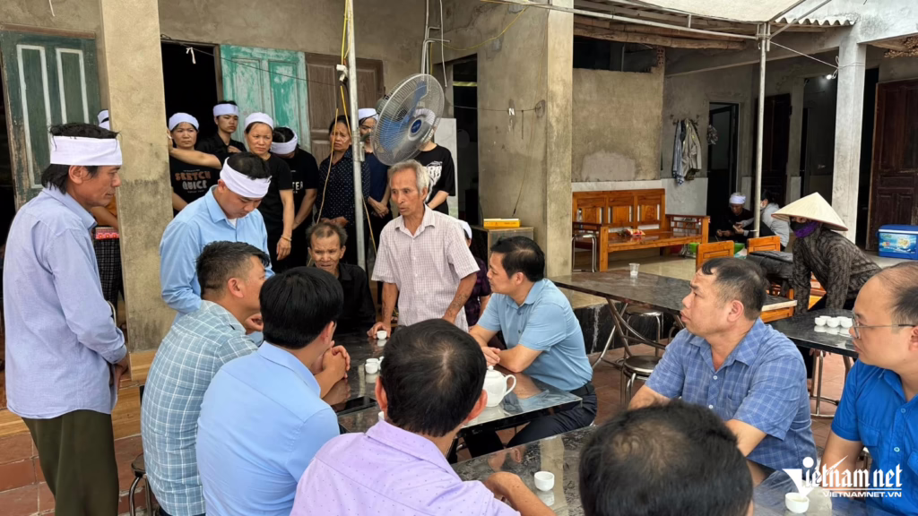 Tin buồn: Người đàn ông không qua kh:ỏi sau khi c:ứu sống 4 h::ọc si::nh đ::uối nước