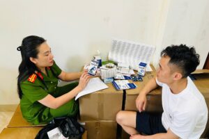 Công an Hà Nội triệt phá chuyên án hơn 100 tấn thực phẩm chức năng, thiết bị y tế giả do “dược sĩ Tiến” tự điều chế