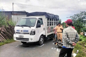 Nguyên trưởng công an huyện báo cáo về tin đồn ‘có họ với tài xế’ trong vụ cha tìm công lý cho con ở Vĩnh Long