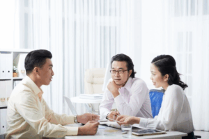 Đóng gần 830 triệu tiền bảo hiểm suốt 10 năm, đến hạn rút tiền thì công ty thông báo: “Hợp đồng ghi rõ phải đợi đến năm 2084”