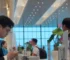 Nhà ga T3 Tân Sơn Nhất lại dột trong mưa làm khách bối rối, nhà thầu nói ‘không phải dột’