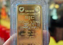 Quá thất vọng với giá vàng ngày cuối tuần: Tưởng được nghỉ ngơi nào ngờ l:ao đ:ao vì m:ất trắng cả chục triệu, t:ụt phút mốt
