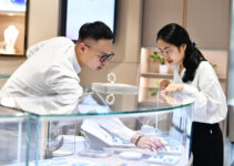 Giá vàng hôm nay 11/5/2025 đảo chiều tăng vọt, SJC vững trên đỉnh cao