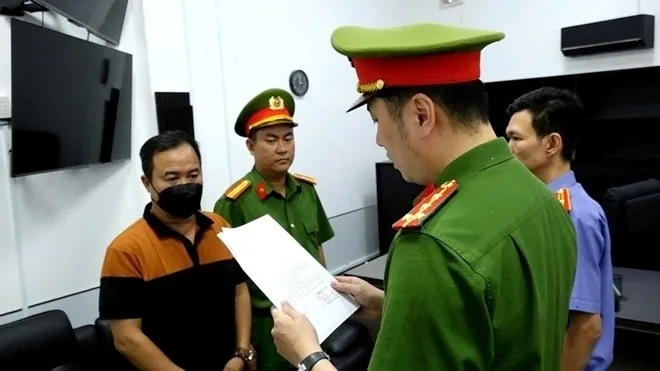 Bắt và khởi tố Nguyễn Thị Phương Thanh, Nguyễn Thiên Trường