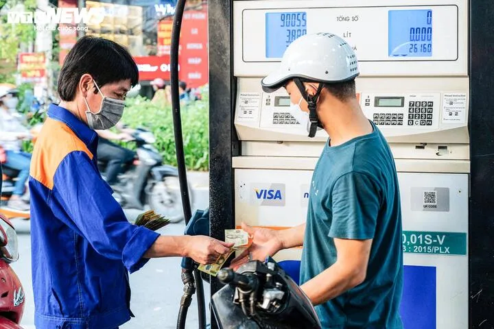 Tiếp tục xả quỹ bình ổn giữ giá xăng dầu