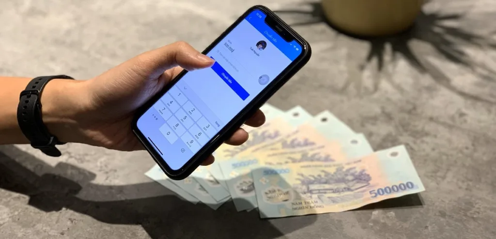 Phong tỏa tài khoản ngân hàng nếu người dùng nhận, chuyển tiền có nội dung sau