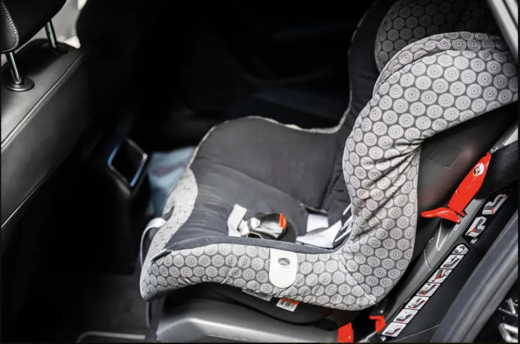 B:ắt người cha 32 tuổi bỏ quên con gái trên xe ô tô khiến cô bé tu:vong