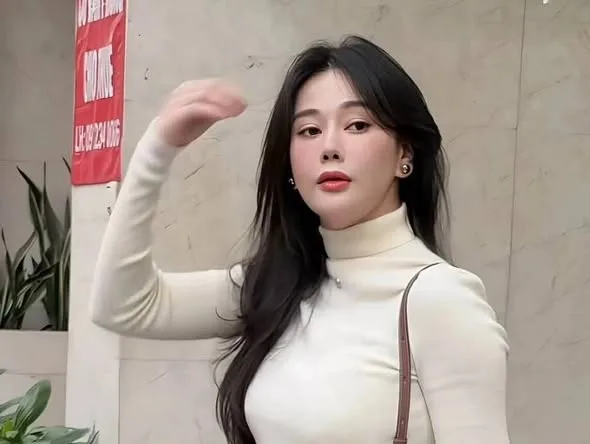 Công an vừa thông báo thu 900 tỷ của Shark Bình, Phương Oanh lại có động thái khiến cả MXH xôn xao: Biết ngay mà!