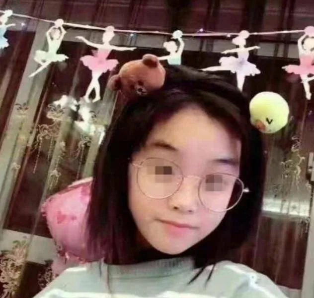 Lá thư t::uyệ::t m::ệ::nh dài 3 trang của con-gái 14-tuổi gửi bố mẹ: Con mong kiếp sau chúng ta không gặp nhau