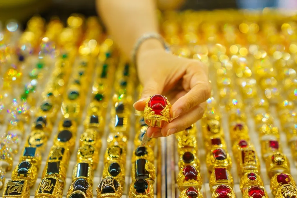 Giá vàng 11h Tất cả mọi người đã VÀNG CHƠI CHO 1 VỐ